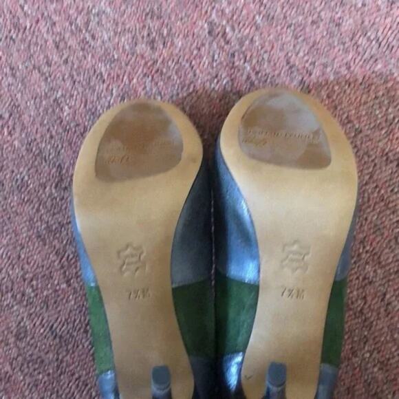 DONALD J Pliner Lennox khaki Green Suede platform Heels size 7.5 new!!!‎ - Picture 8 of 9